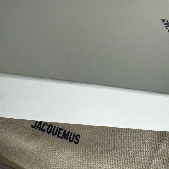 Jacquemus Elegant Off White Square-Toe Heeled Sandals - Picture 4 of 6